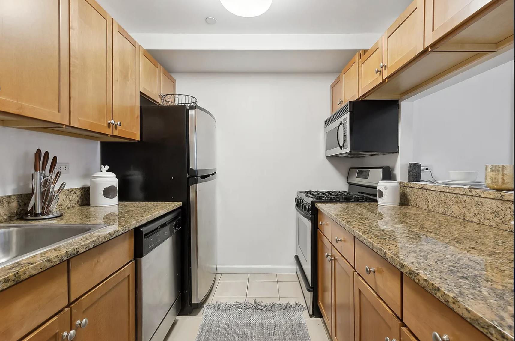 520 W 23rd Street 6-c Property Photo 4