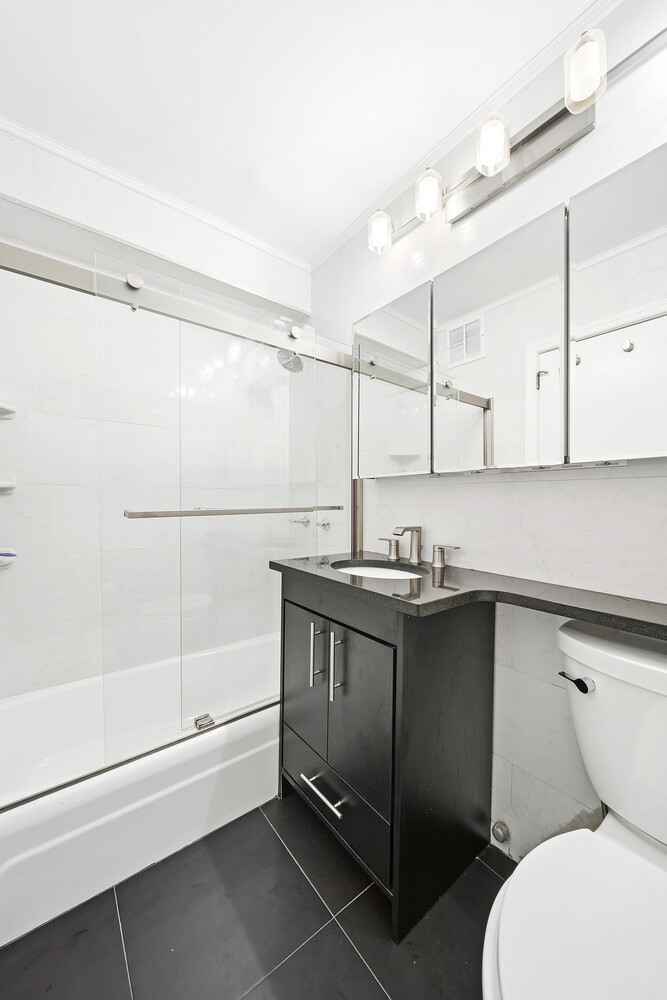 370 E 76th Street B1102 Property Photo 6