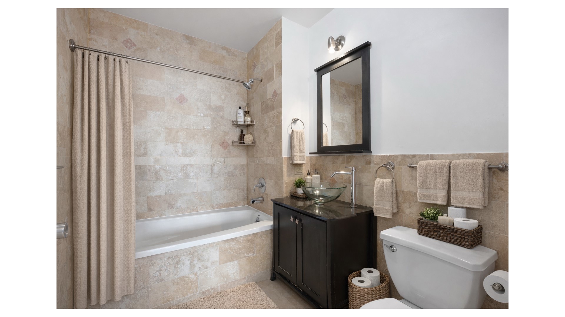 216 CALYER Street 1A Property Photo 1