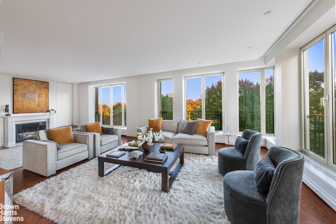 353 CENTRAL Park W 7 Property Photo 1