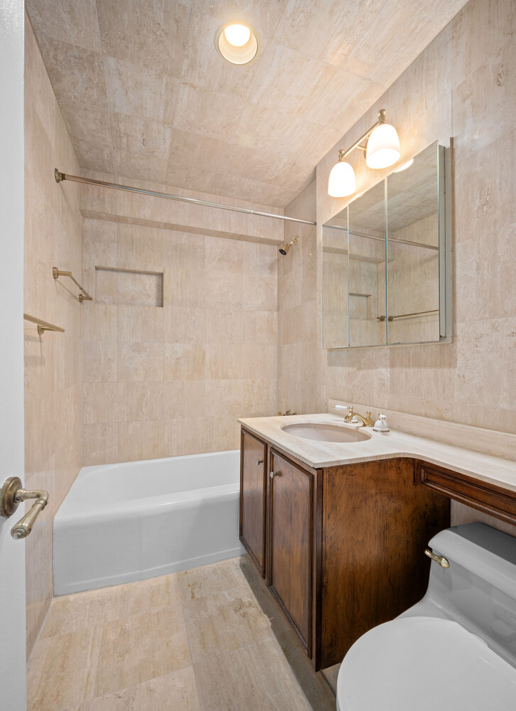 411 E 53rd Street 17l Property Photo 12