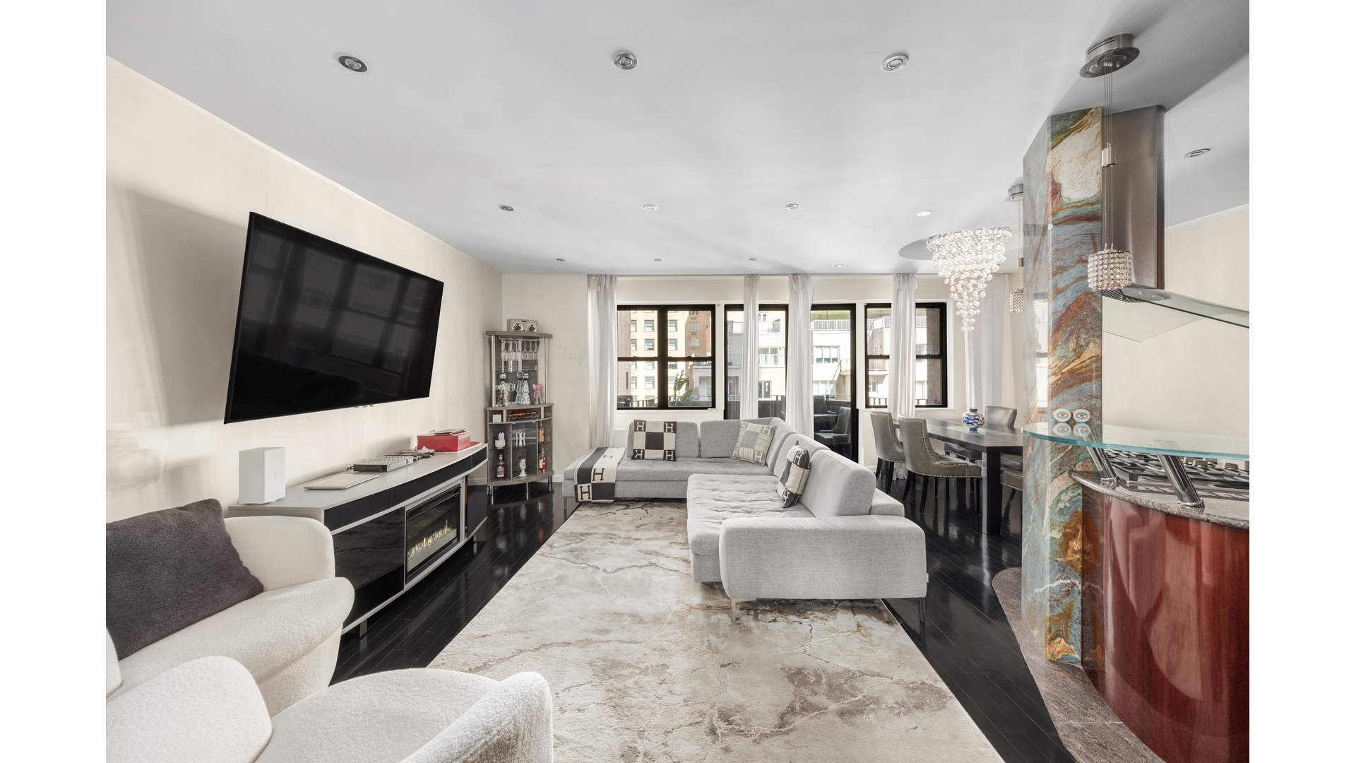 58 W 58TH Street 9A Property Photo 1