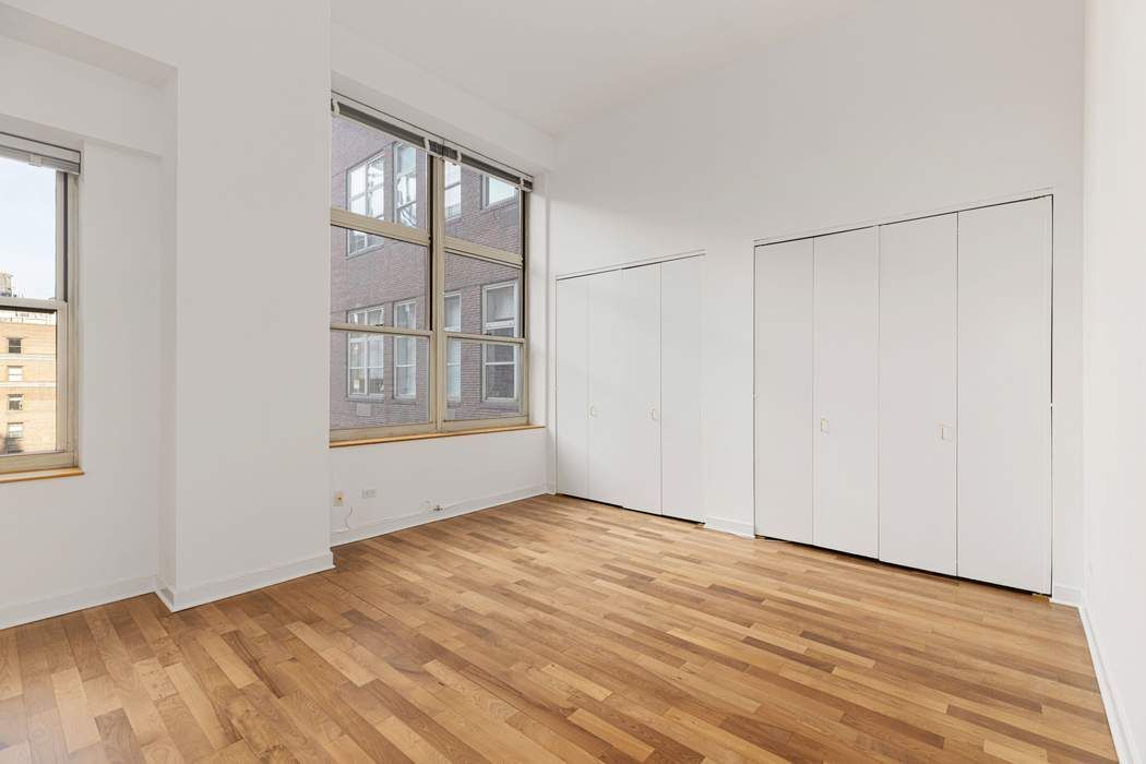120 E 87th Street R14-J Property Photo 1