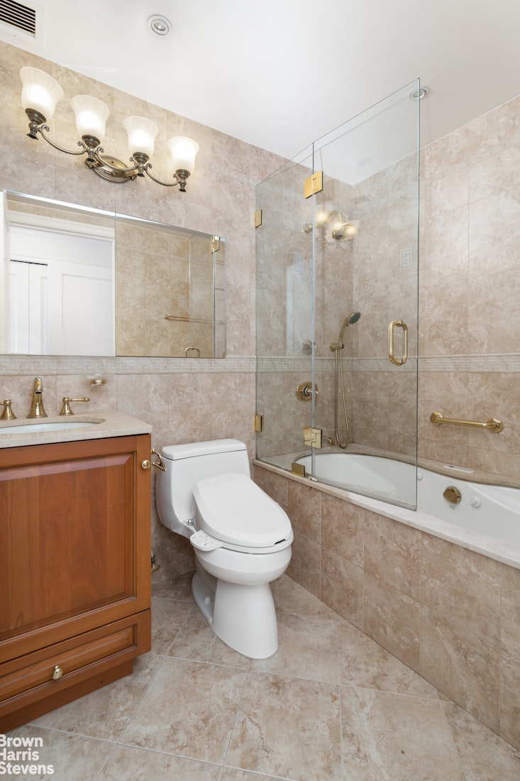 300 E 85th Street 1703 Property Photo 6