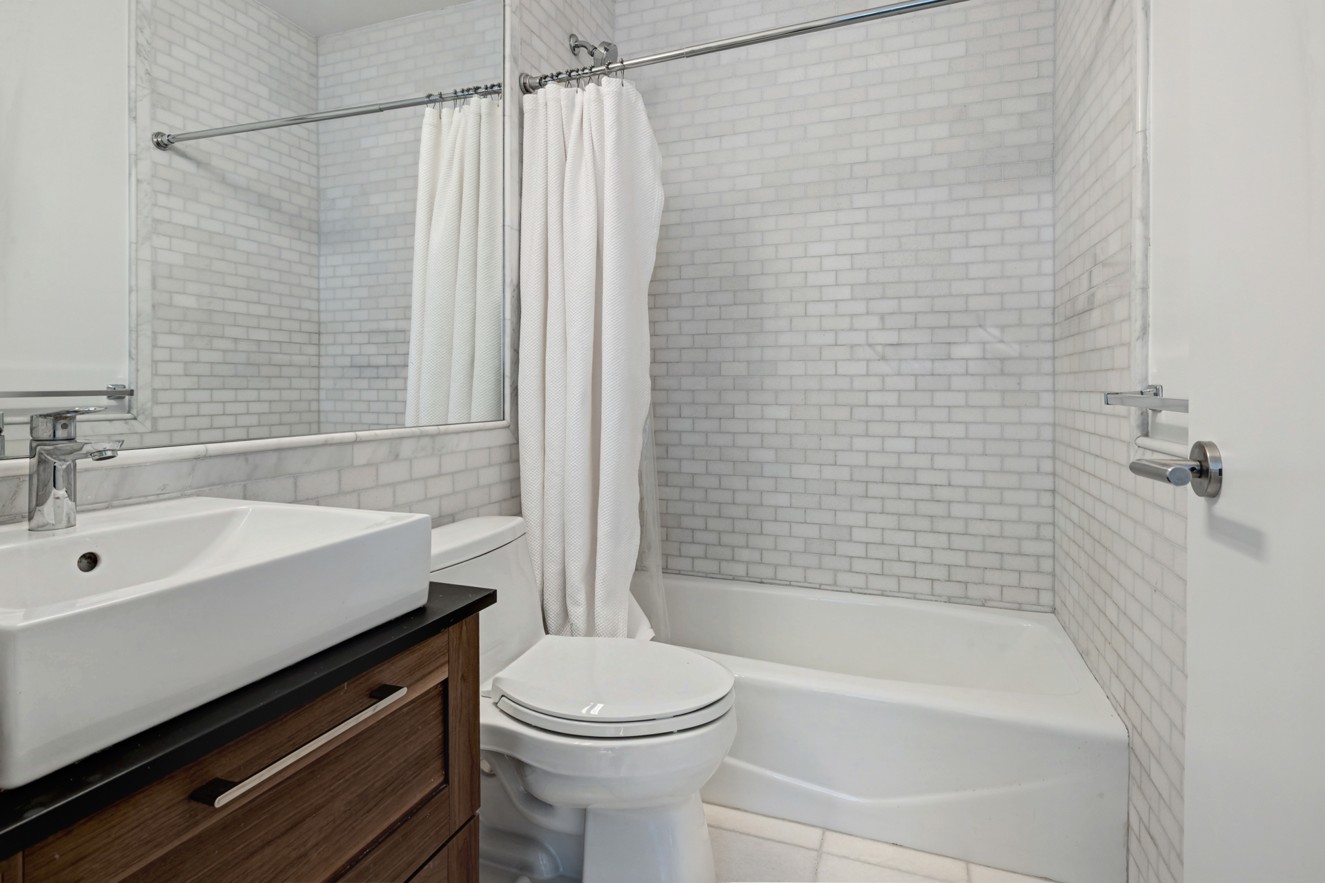 222 Riverside Drive 2b Property Photo 11