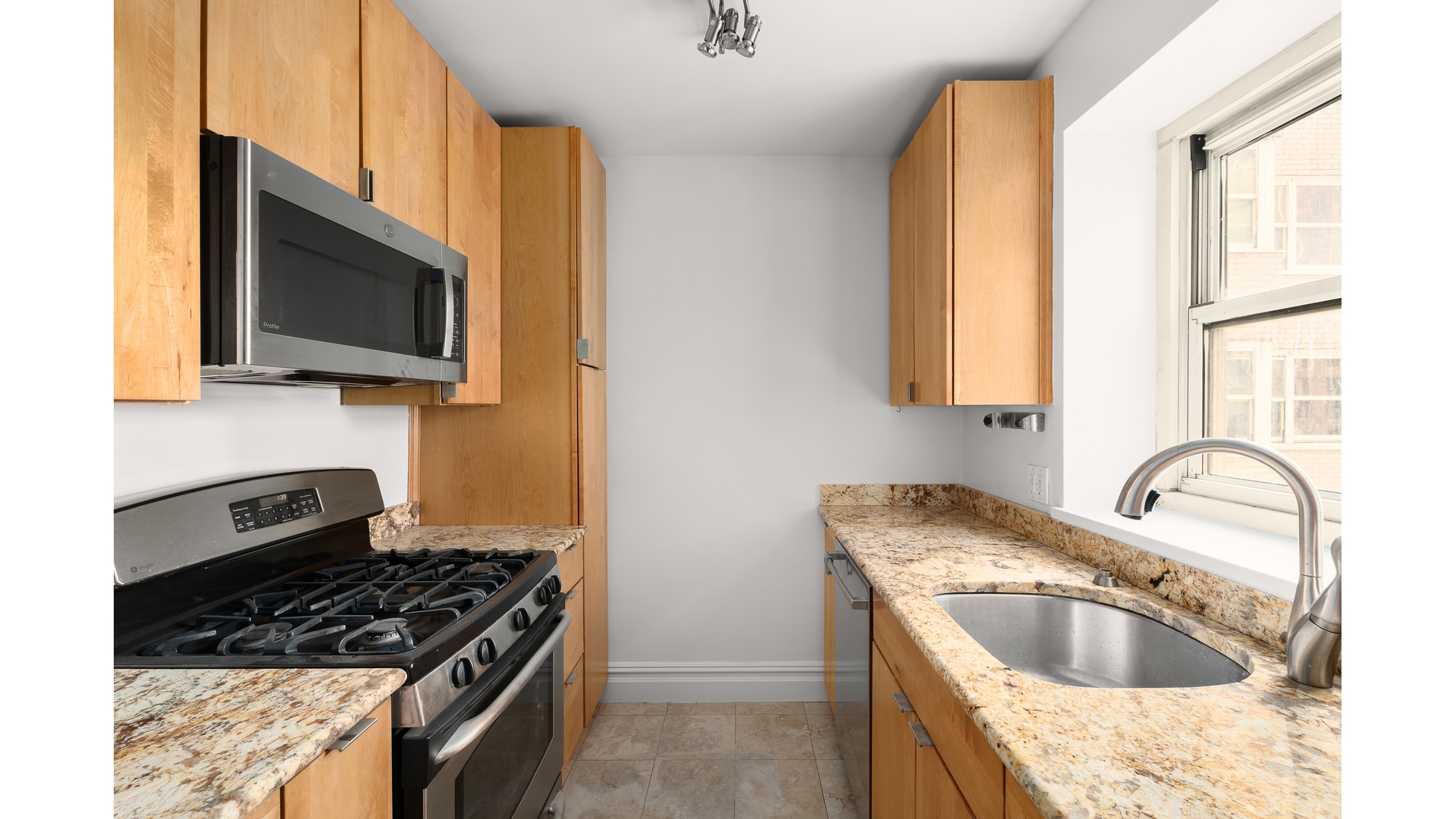 159 W 53rd Street 25b Property Photo 3