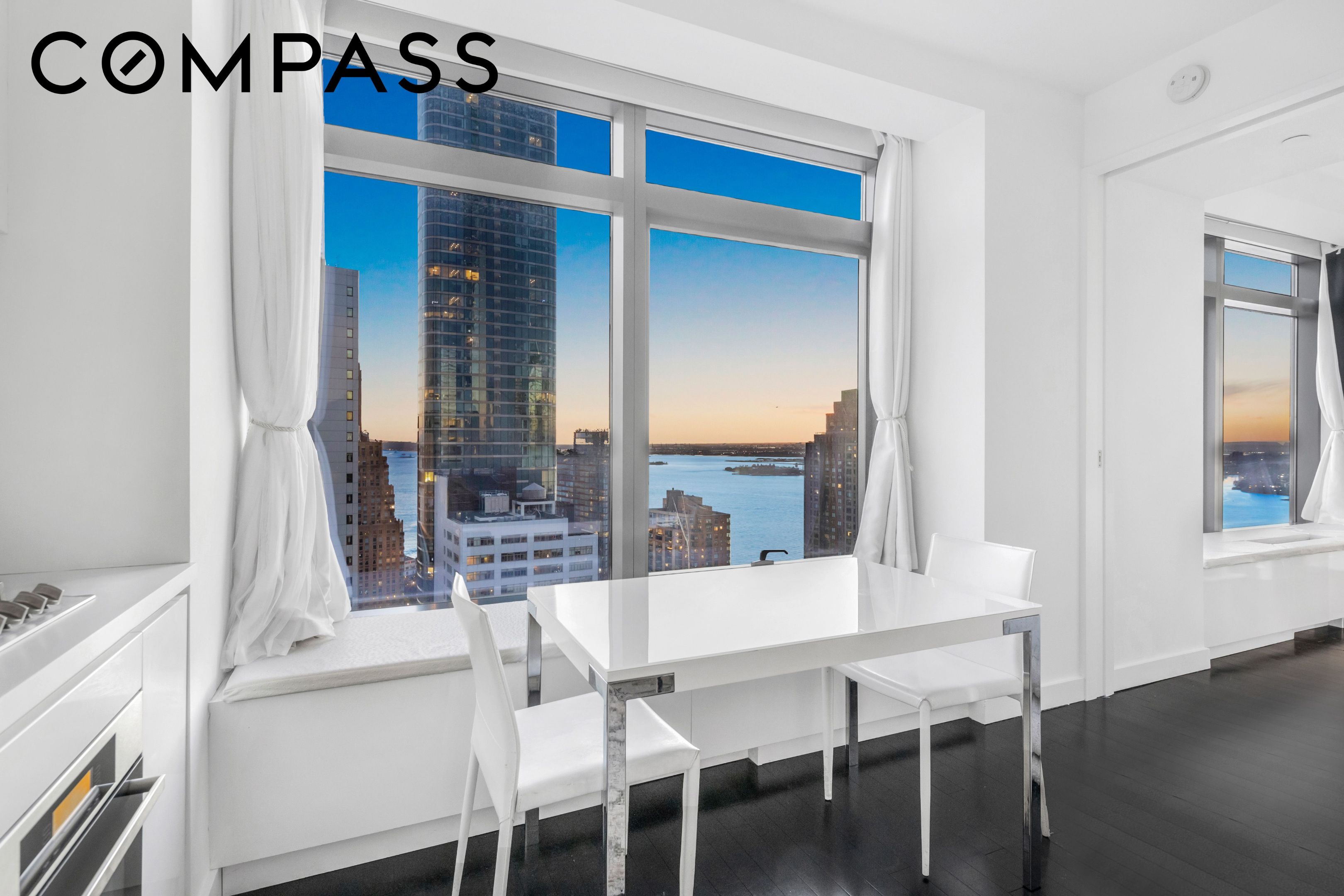 123 Washington Street 36H Property Photo 1