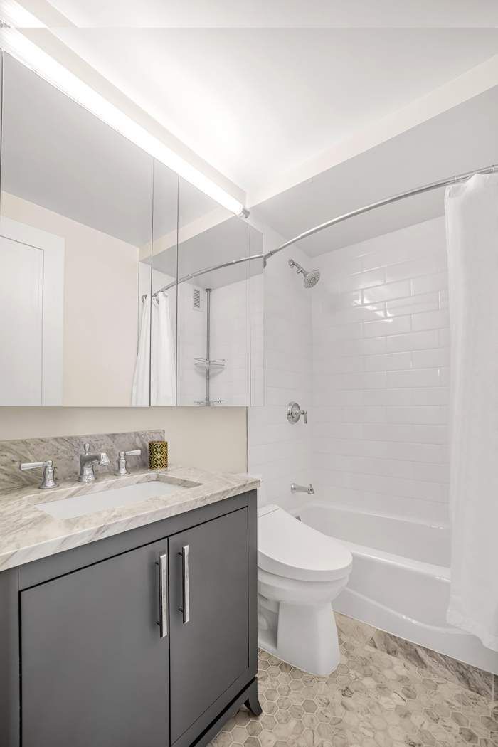 200 E 94th Street 715 Property Photo 10