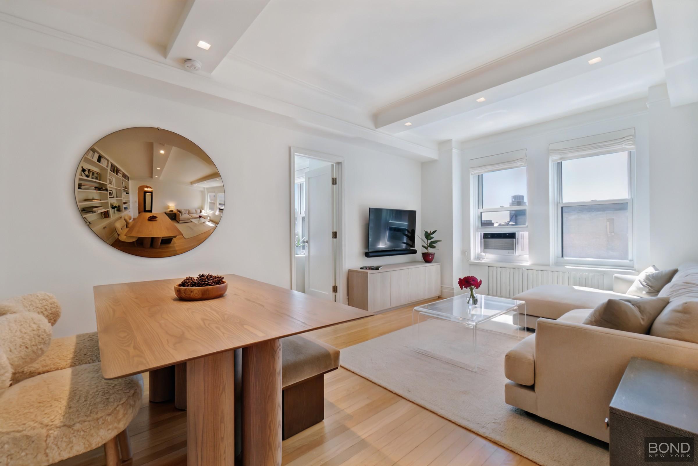 7 Park Avenue 19B Property Photo 1