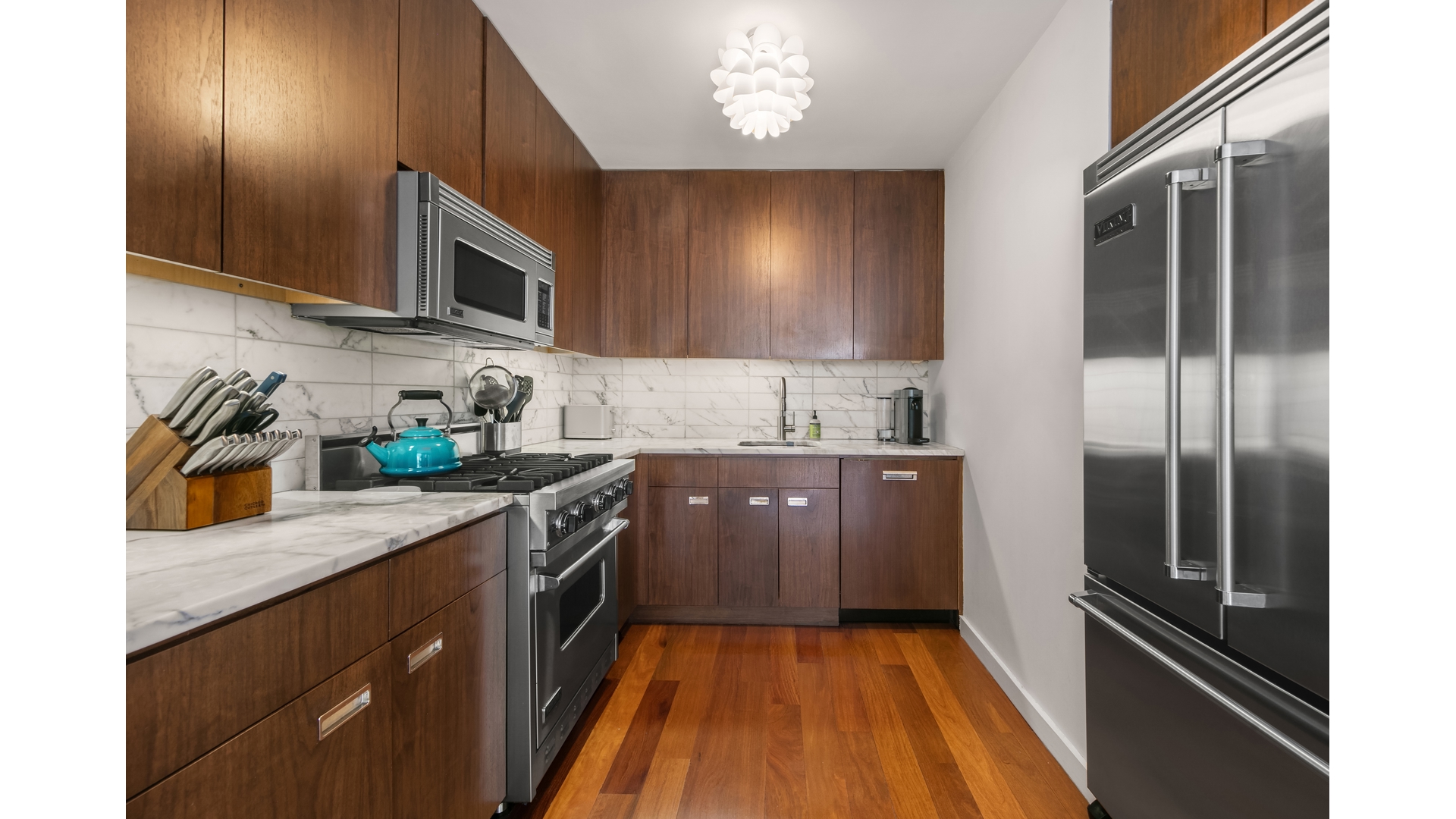 310 E Houston Street 3c Property Photo 6