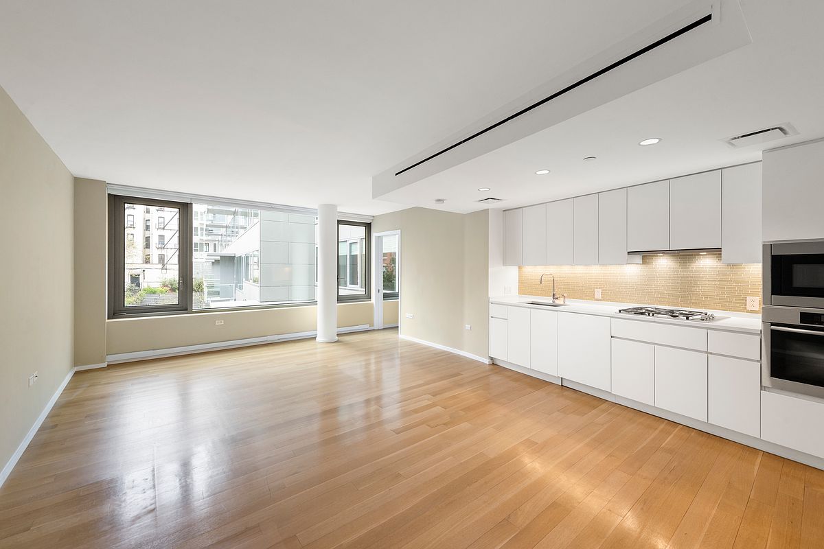 425 W 53rd Street 301 Property Photo 2