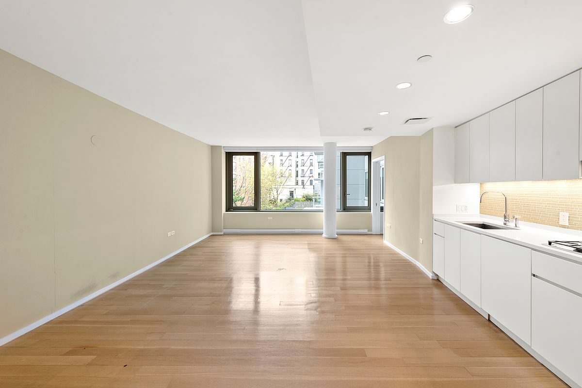 425 W 53rd Street 301 Property Photo 5