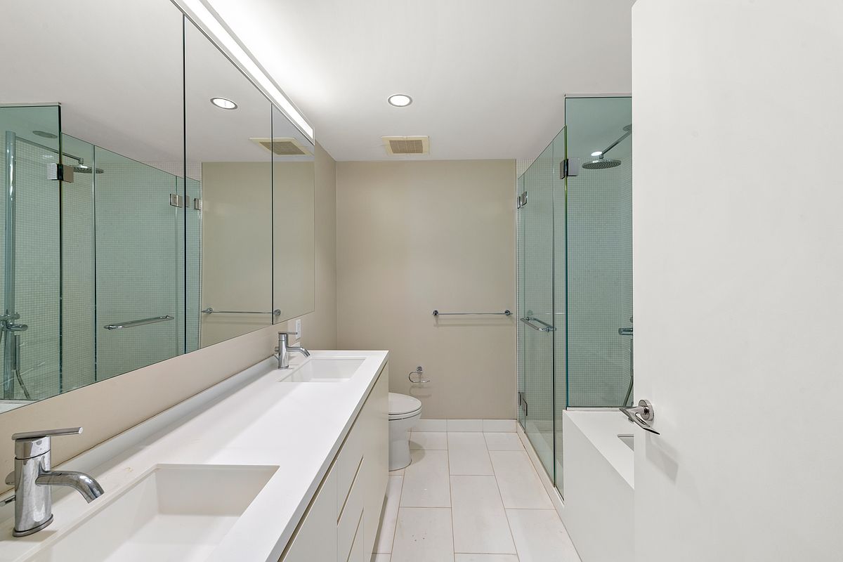 425 W 53rd Street 301 Property Photo 9