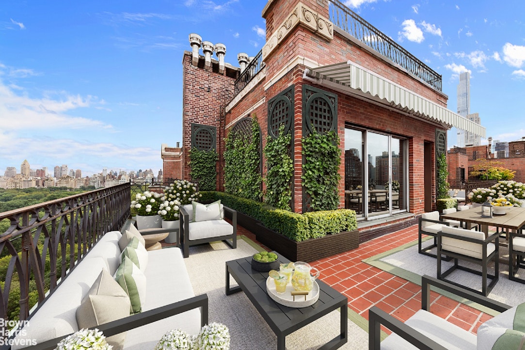 101 CENTRAL Park W PHF Property Photo 1