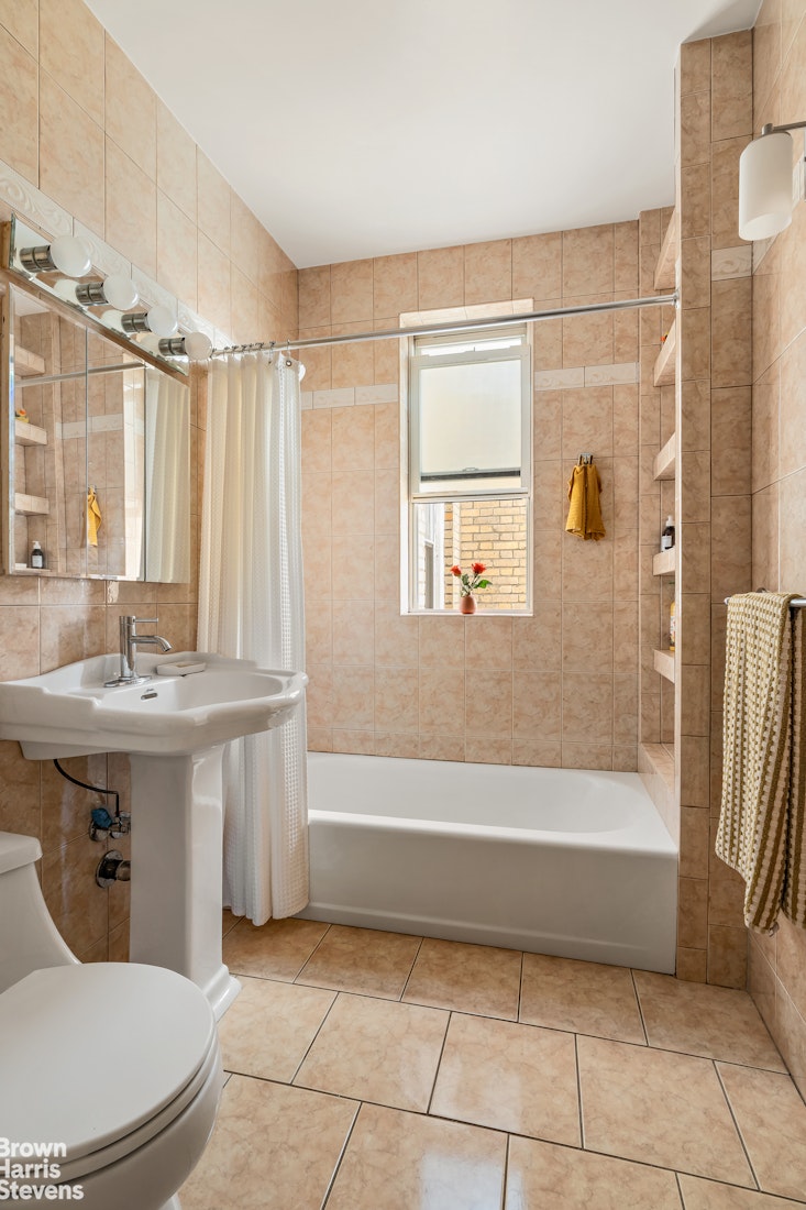 661 41st Street 4d Property Photo 6