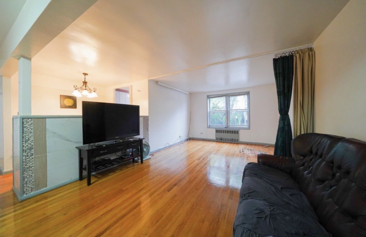 2260 Benson Avenue 1j Property Photo 2