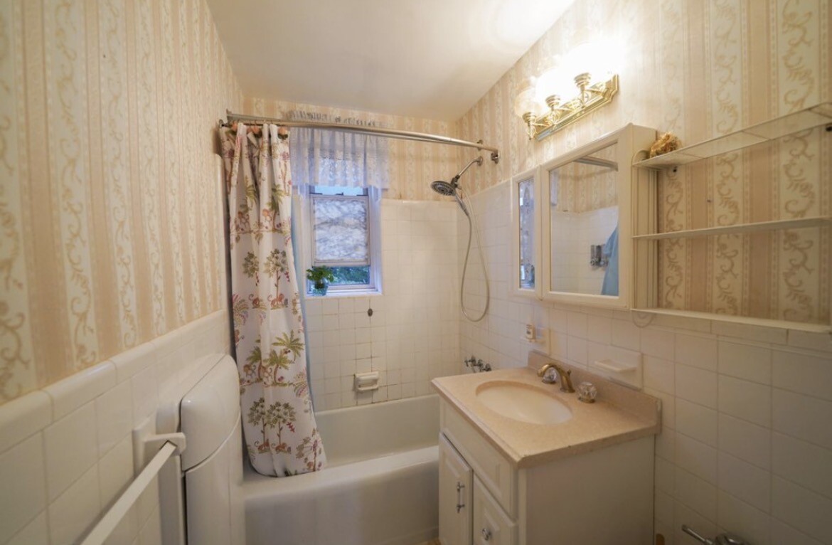 2260 Benson Avenue 1j Property Photo 7