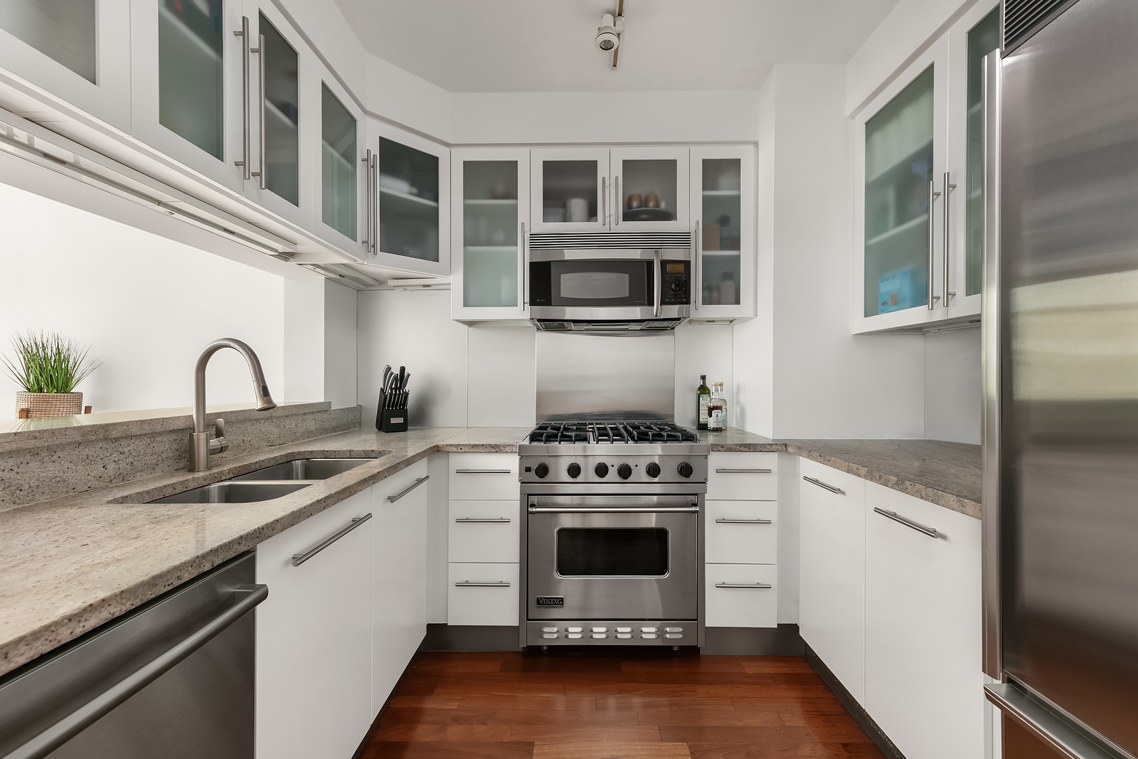 1 Morton Square 4de Property Photo 4