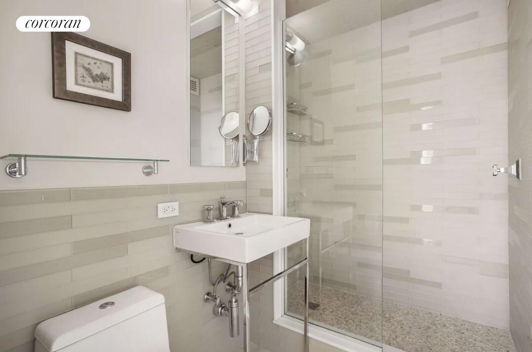61 Jane Street 9n Property Photo 4