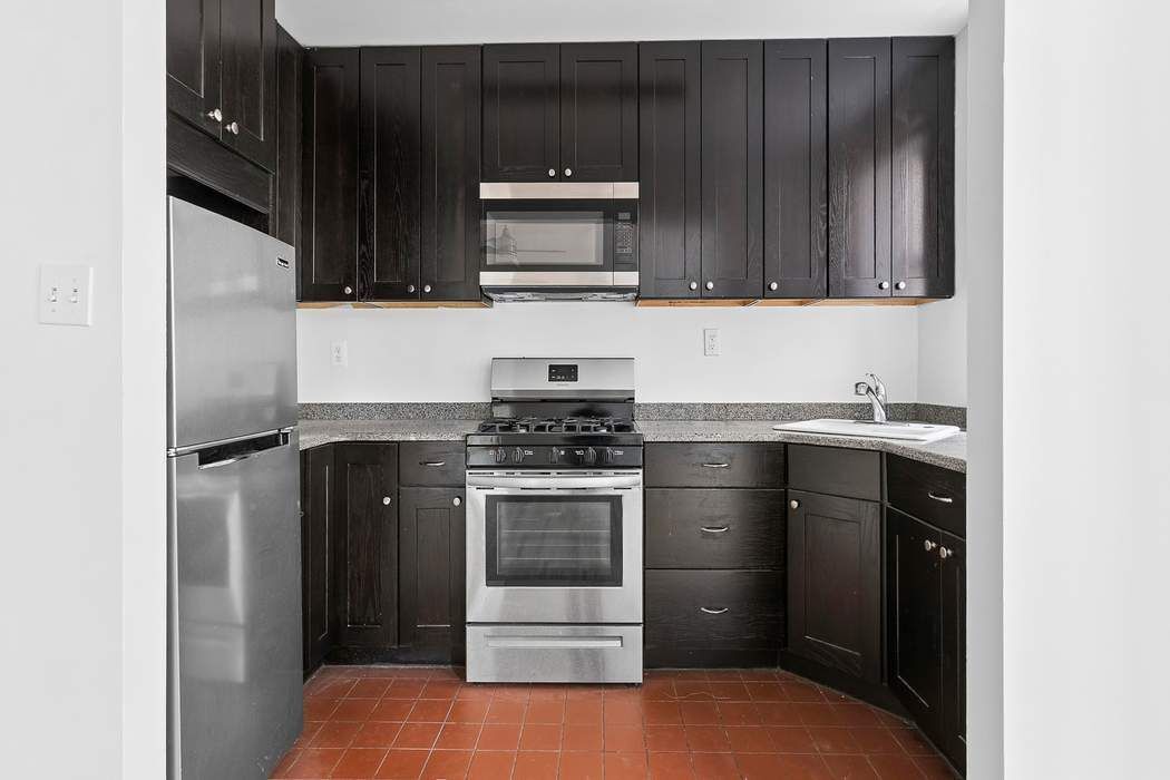 571-579 Academy Street 3b Property Photo 5