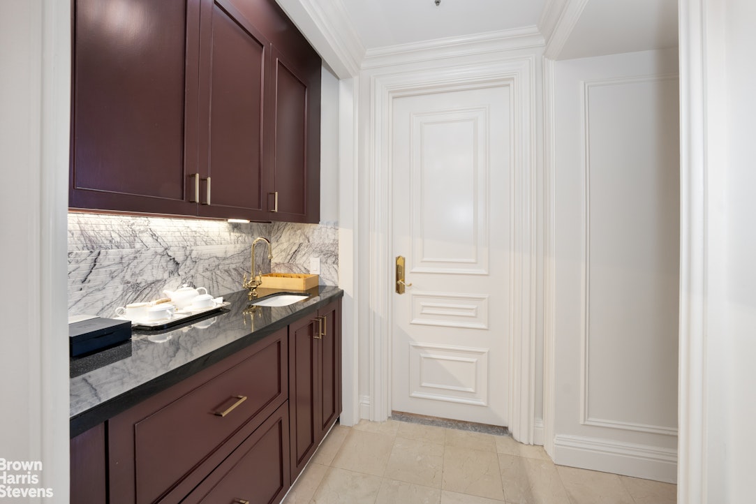 2 E 55th Street 835/31 Property Photo 18