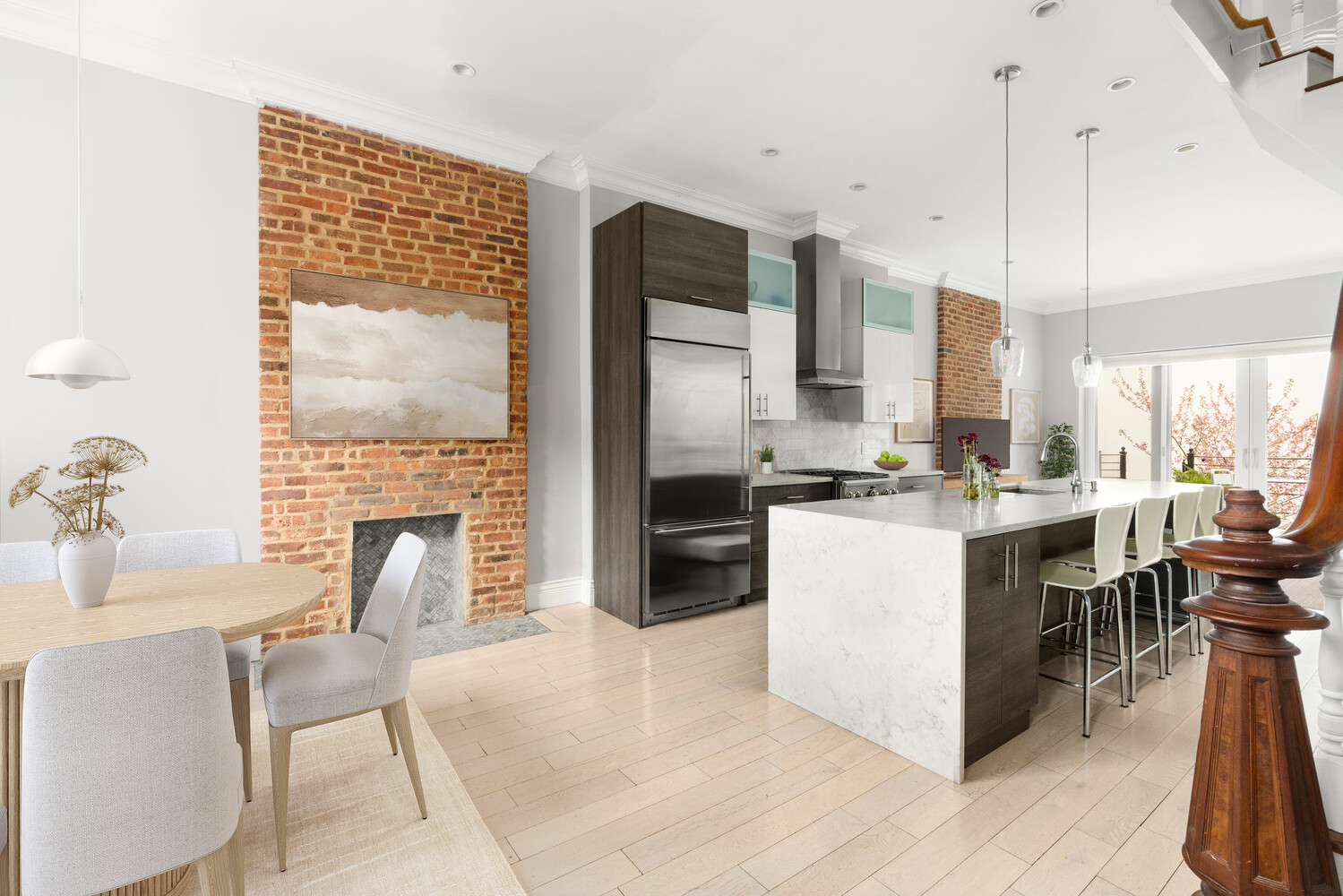 435A CLASSON Avenue Property Photo 1
