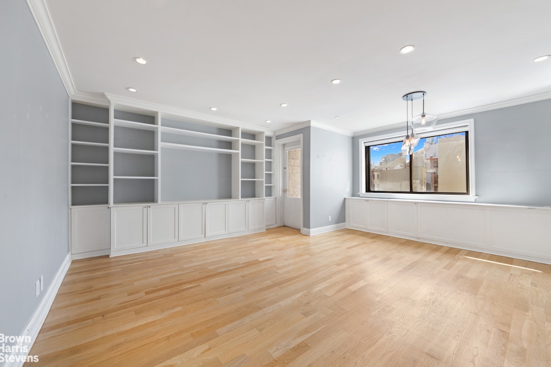 85 8TH Avenue 5W Property Photo 1