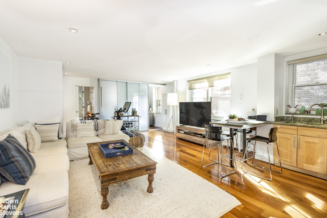 82 IRVING Place 4C Property Photo 1