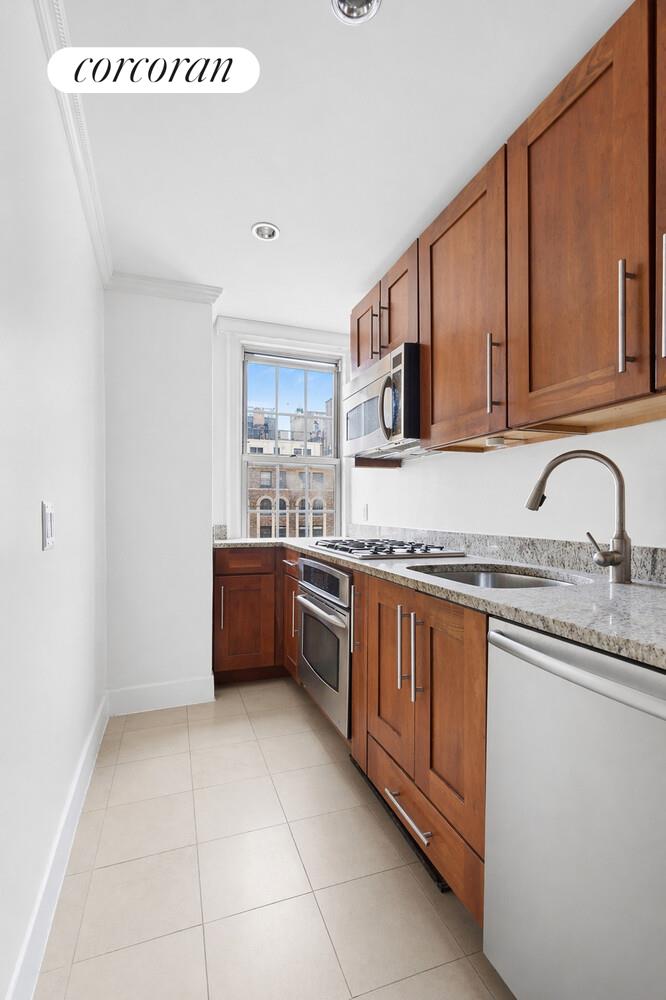 16 Park Avenue 15d Property Photo 4