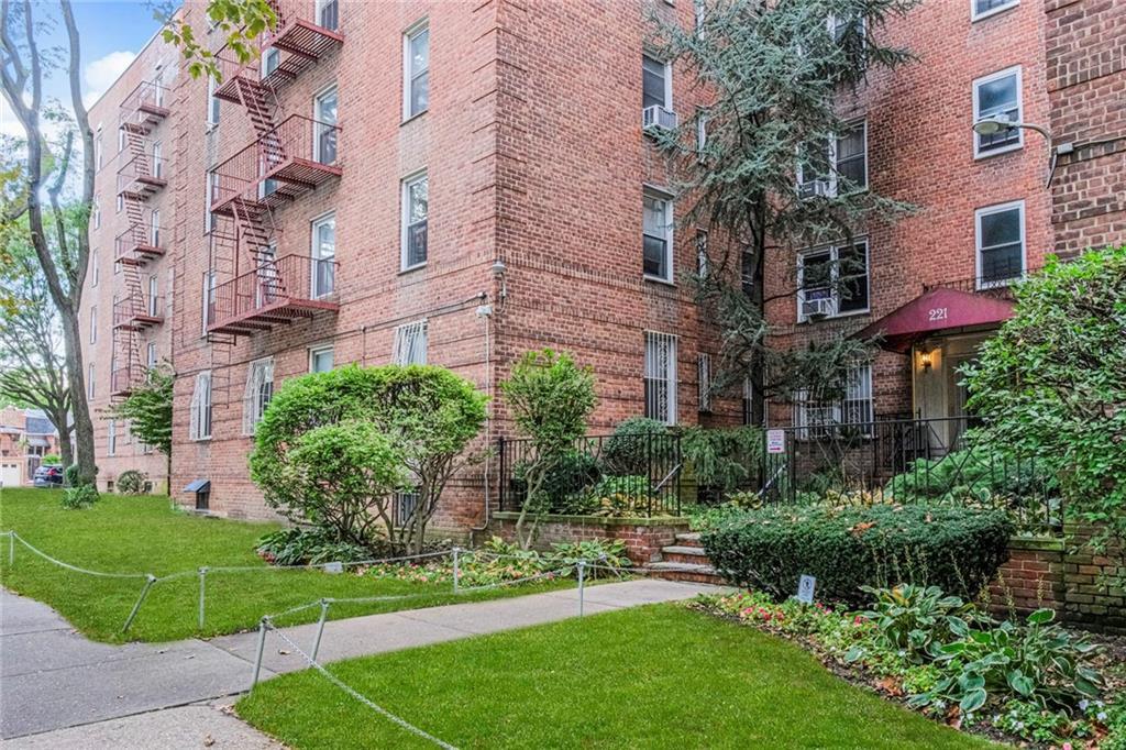 221 McDonald Avenue 4-N Property Photo 1