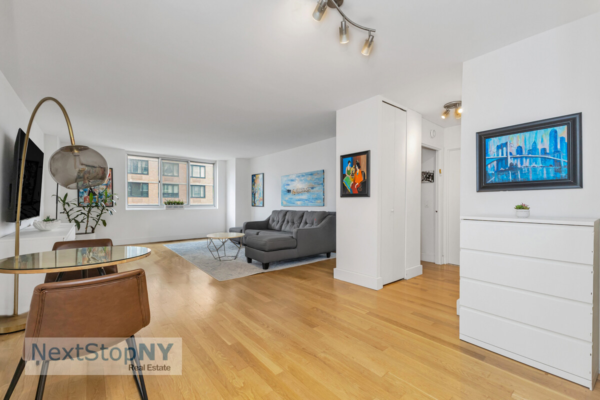 345 E 93RD Street 8K Property Photo 1