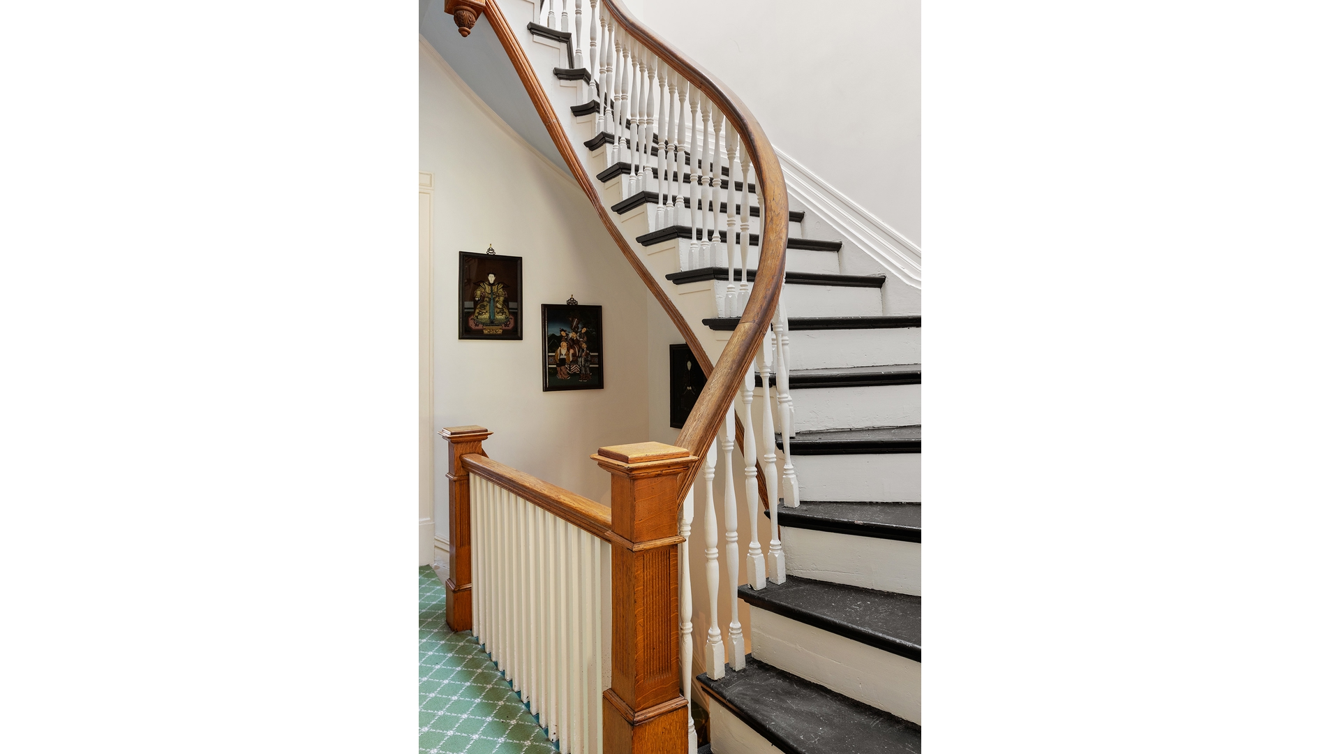 321 W 77th Street Property Photo 8