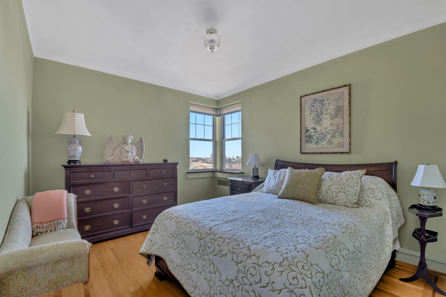 720 Fort Washington Avenue 5x Property Photo 8