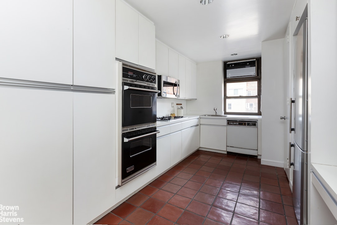 37 Riverside Drive 10b Property Photo 14