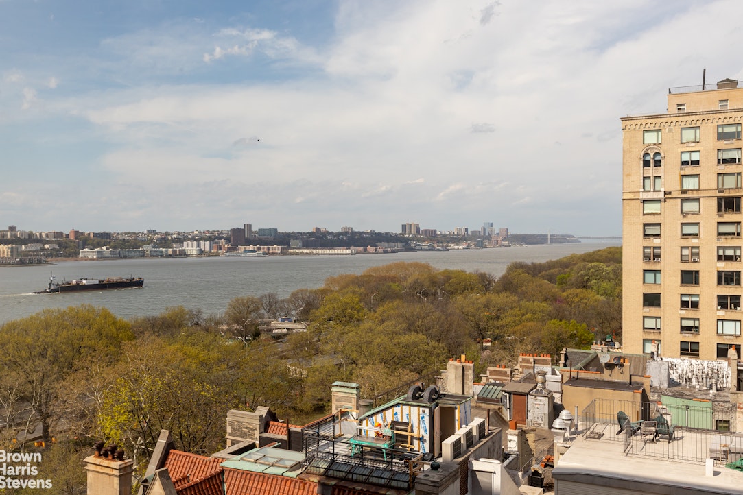 37 Riverside Drive 10b Property Photo 21