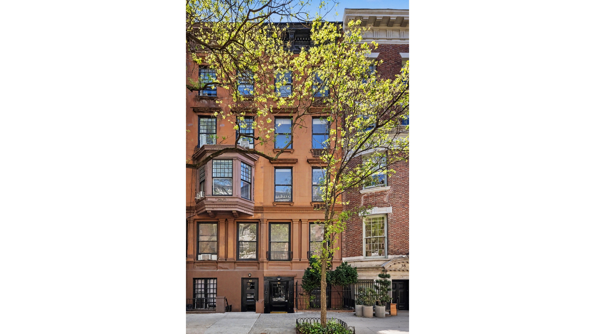 40 E 63RD Street Property Photo 1