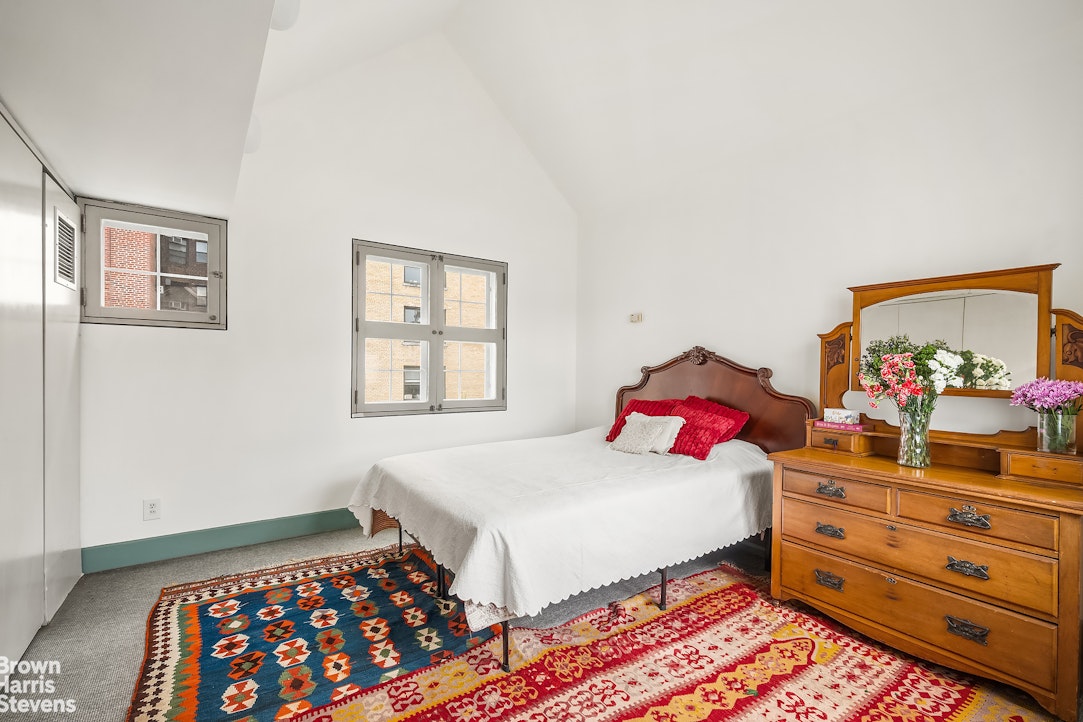 140 W 80th Street 5 Property Photo 6