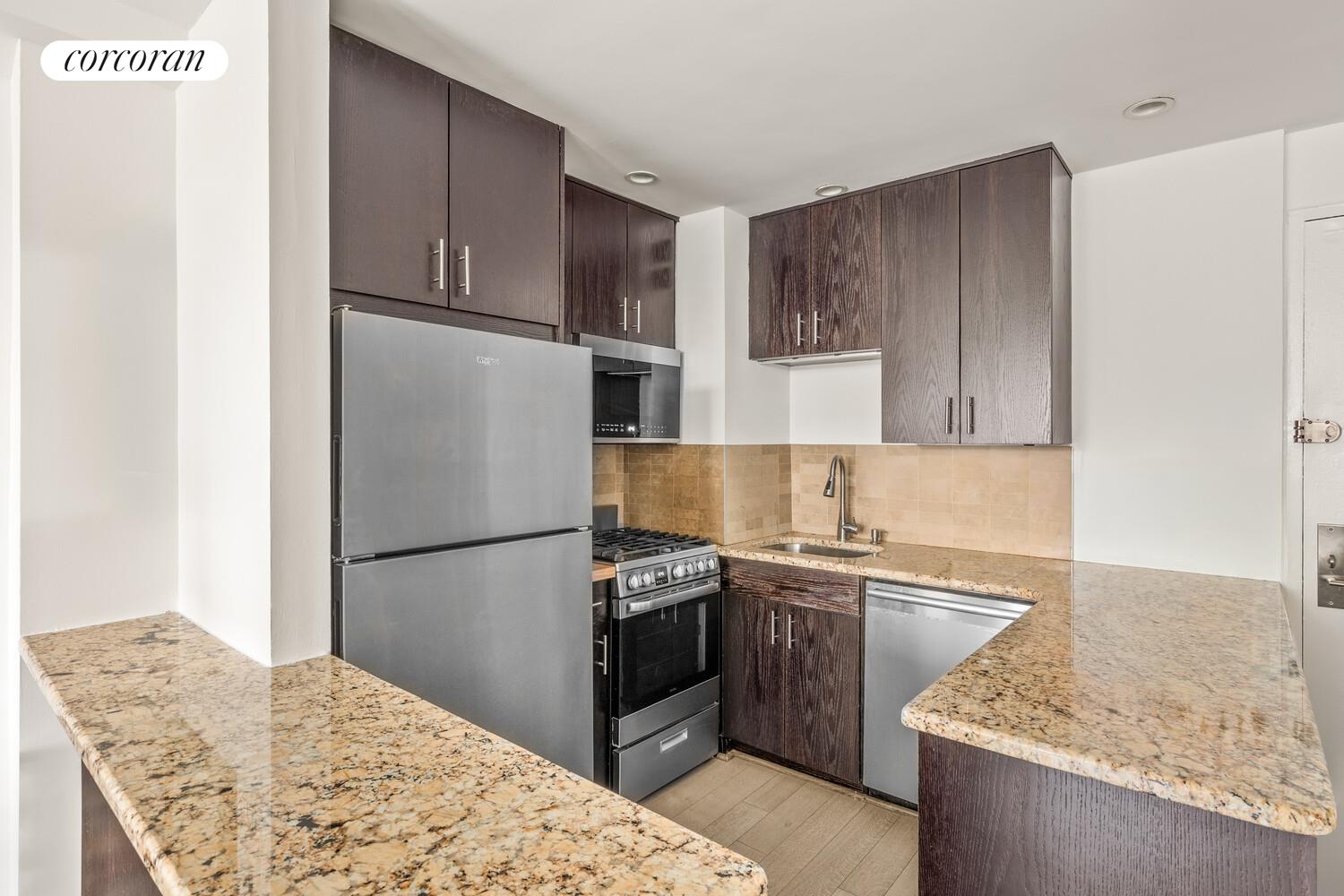 201 E 25th Street 17b Property Photo 4