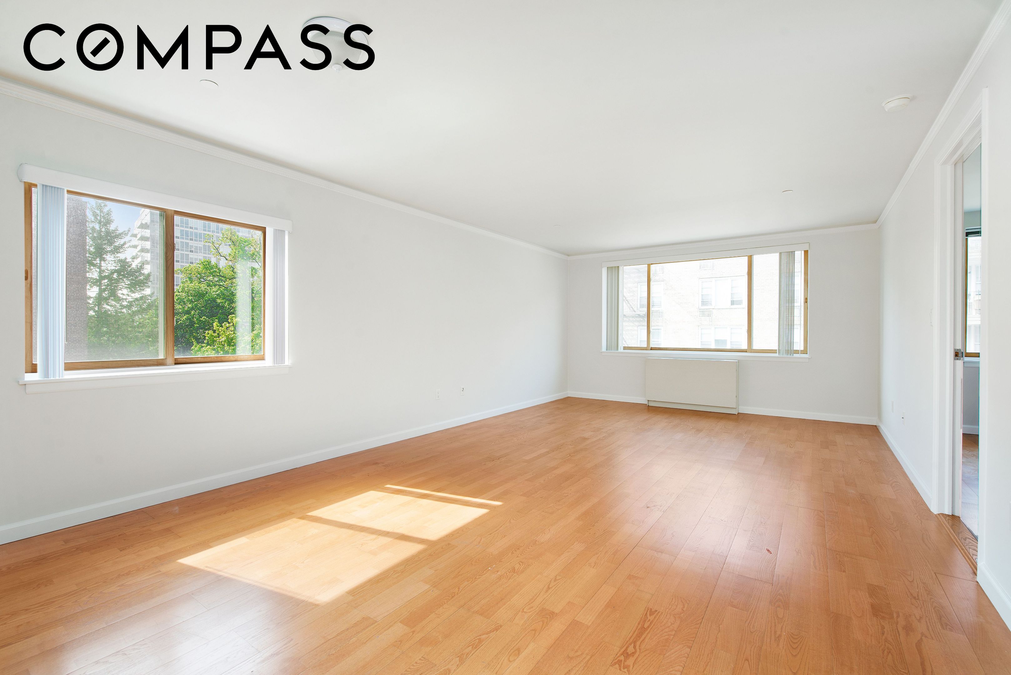 3800 Blackstone Avenue 5s Property Photo 2