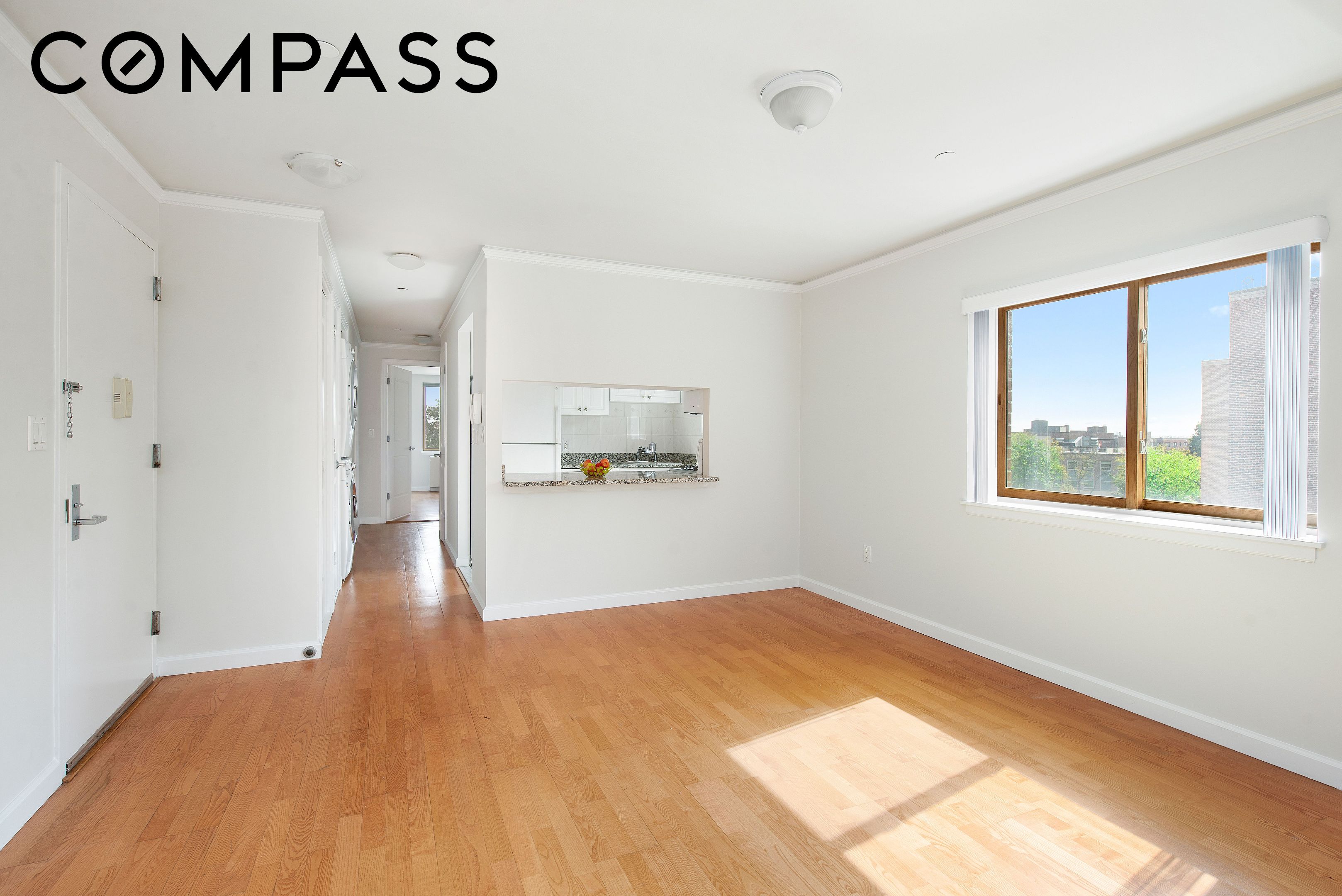 3800 Blackstone Avenue 5s Property Photo 4