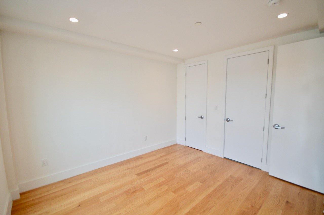 63-34 Fresh Pond Road 4g Property Photo 3