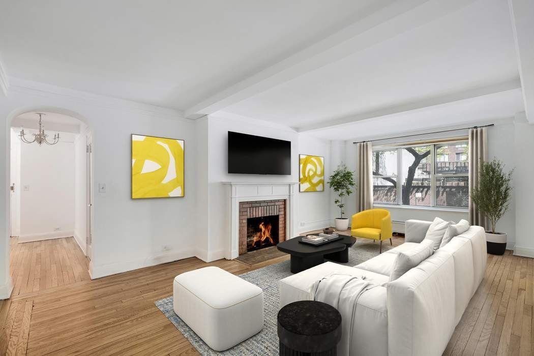 424 E 52nd Street 2A Property Photo 1