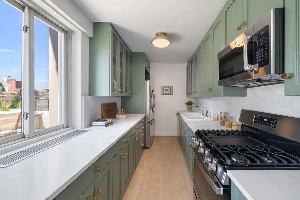 201 E 79th Street 19d Property Photo 5