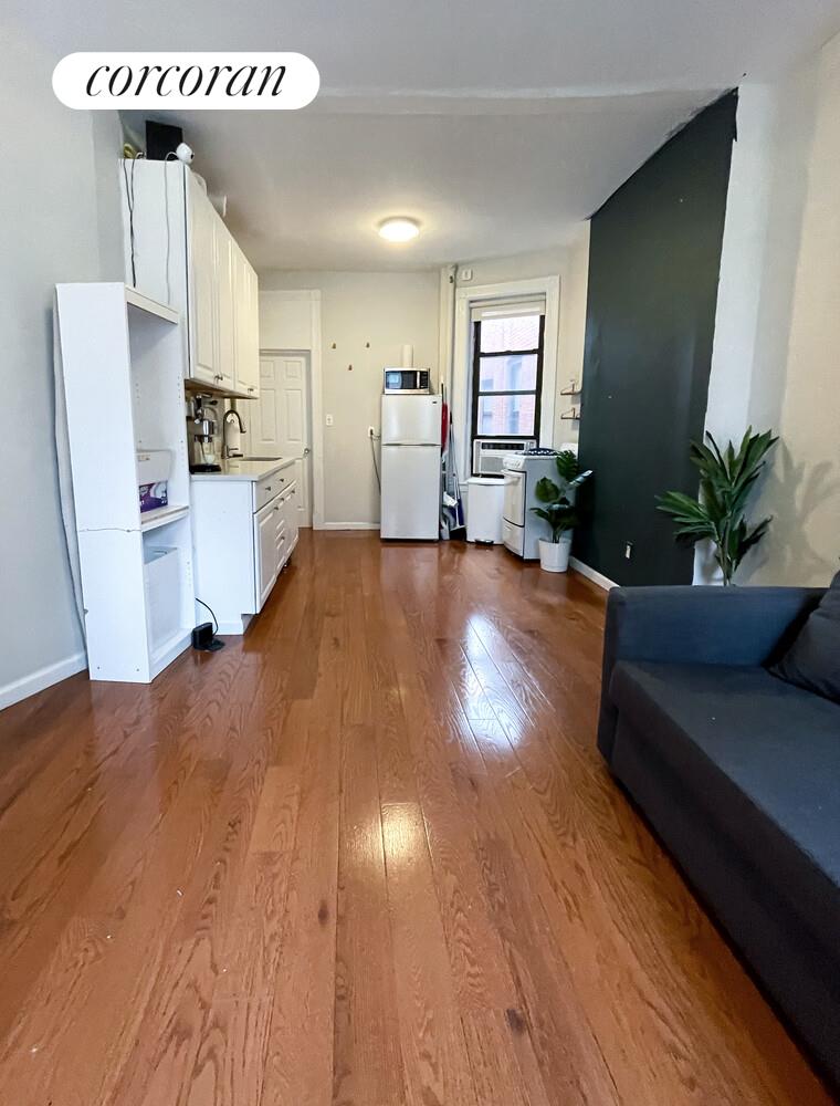 349 W 44th Street 5fe Property Photo 4