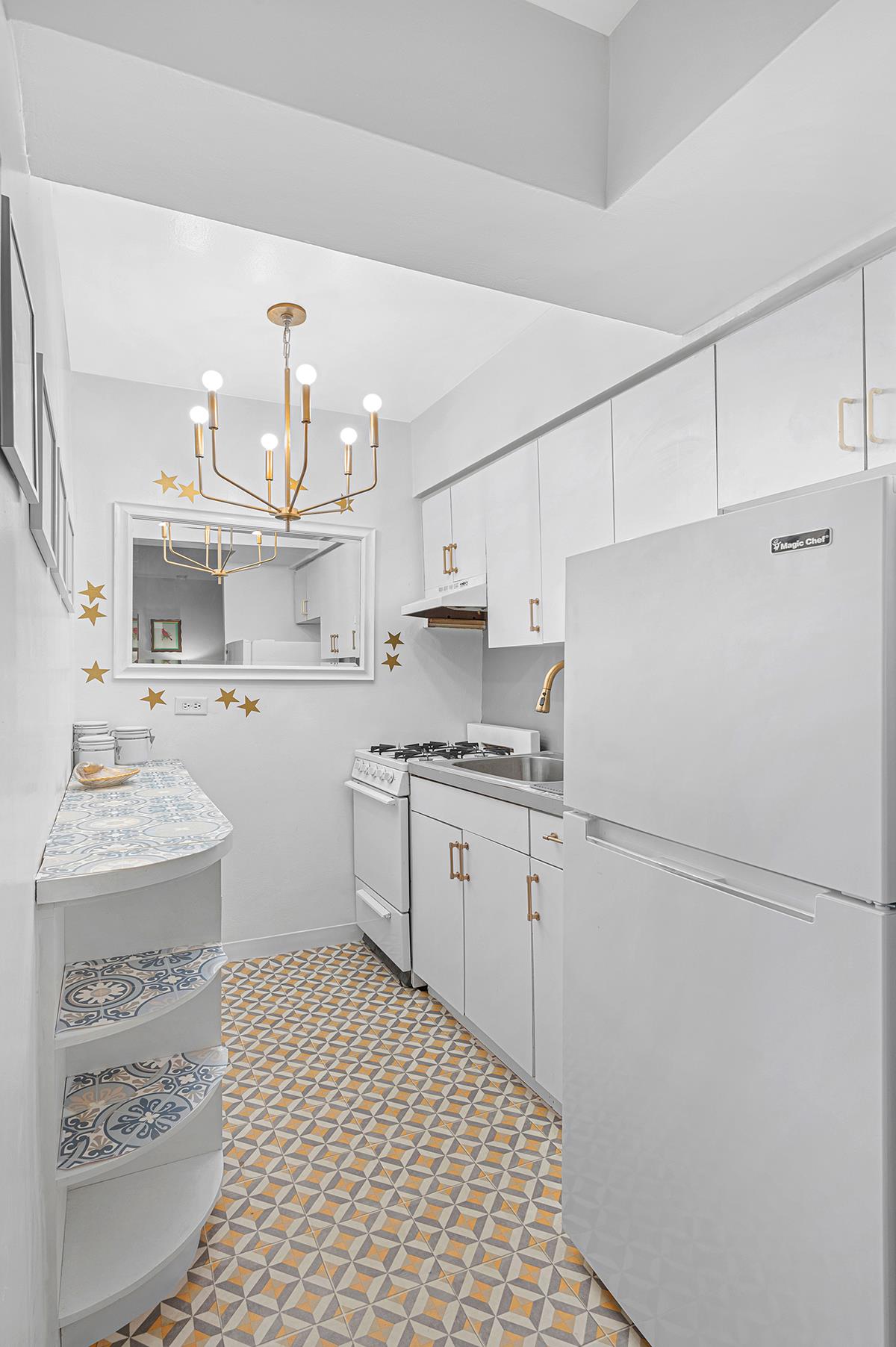 54 E 8th Street 4-d Property Photo 3