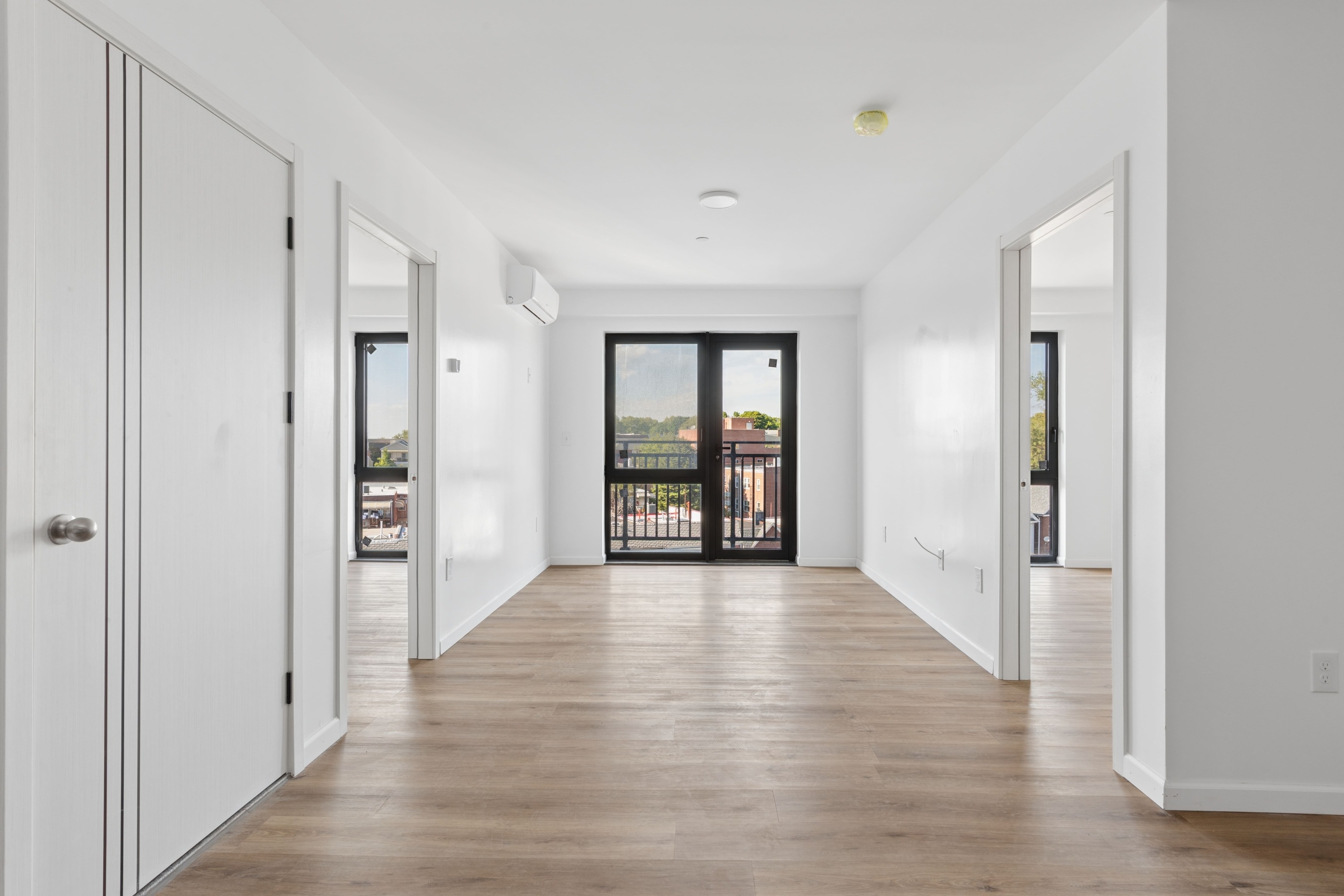 70-25 Queens Boulevard 7J Property Photo 1