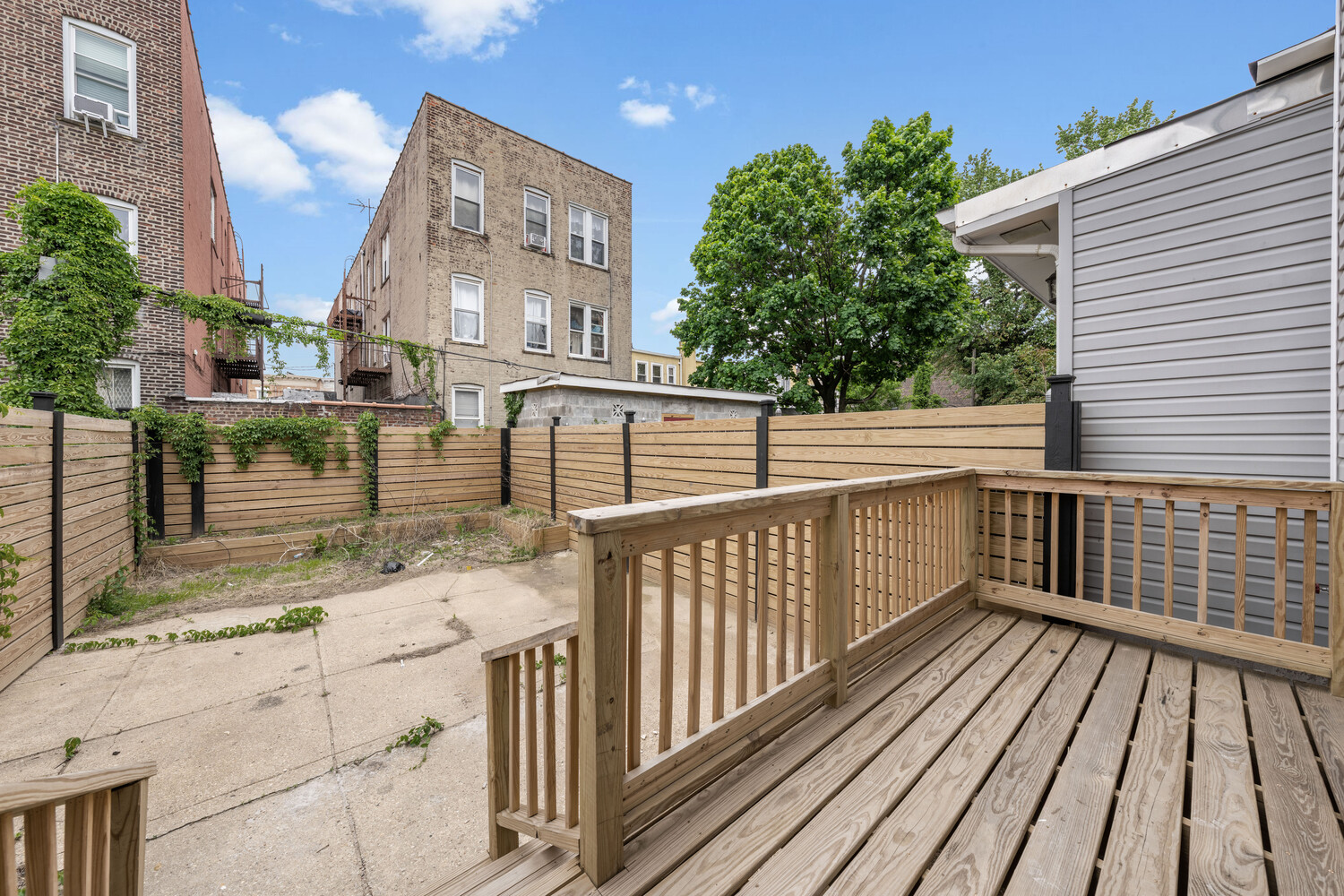 355 E 51st Street Property Photo 8