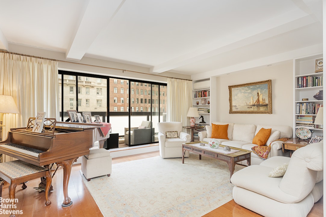 750 PARK Avenue 12B Property Photo 1
