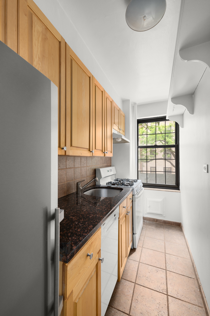 17 W 67th Street 3b Property Photo 2