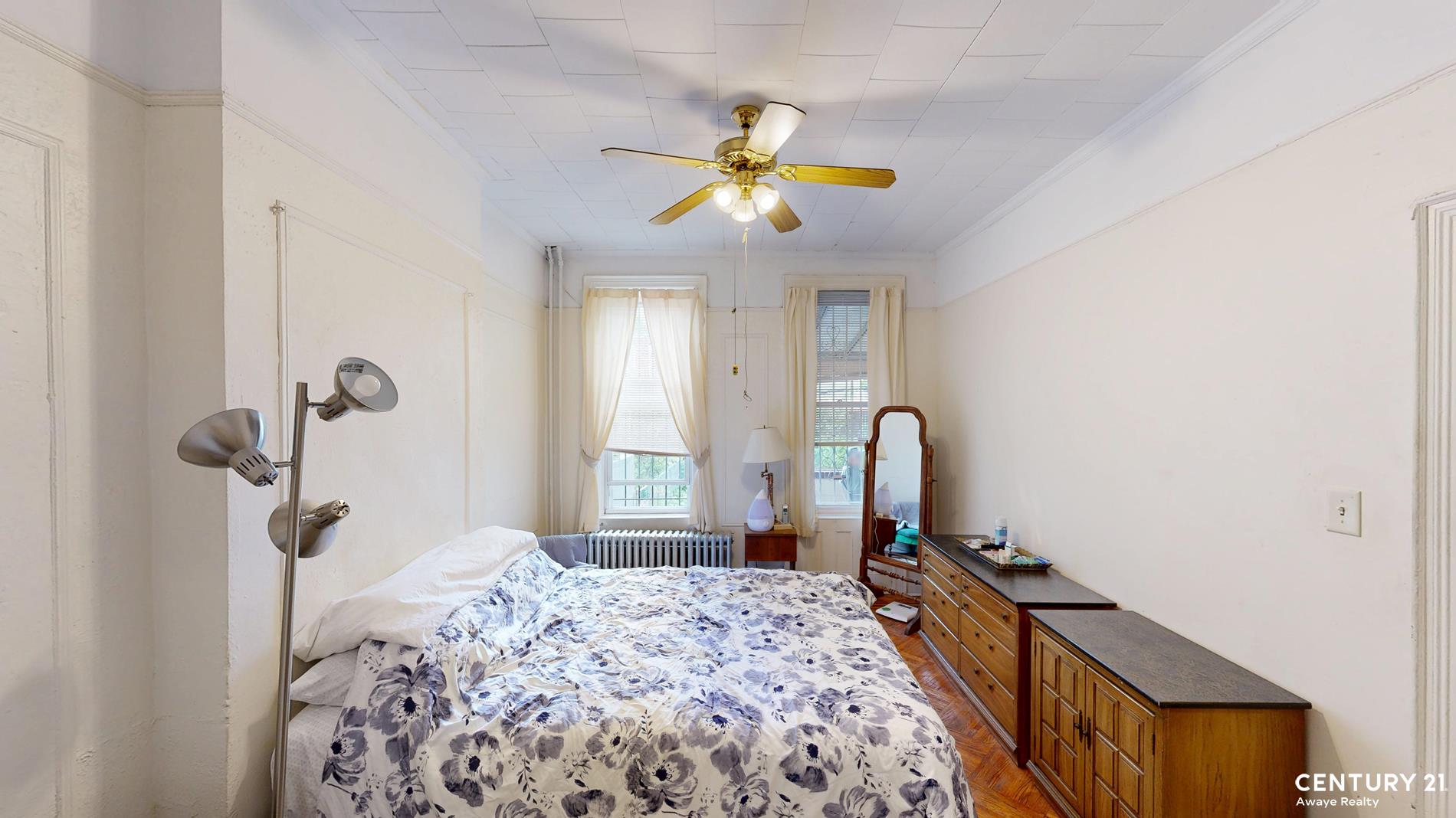 900 Brooklyn Avenue Property Photo 6